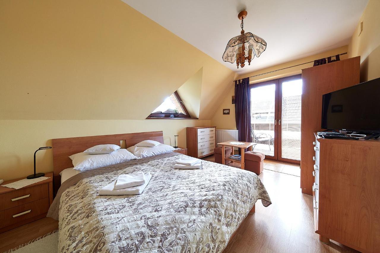 Apartament 1010 M ゾンプ エクステリア 写真
